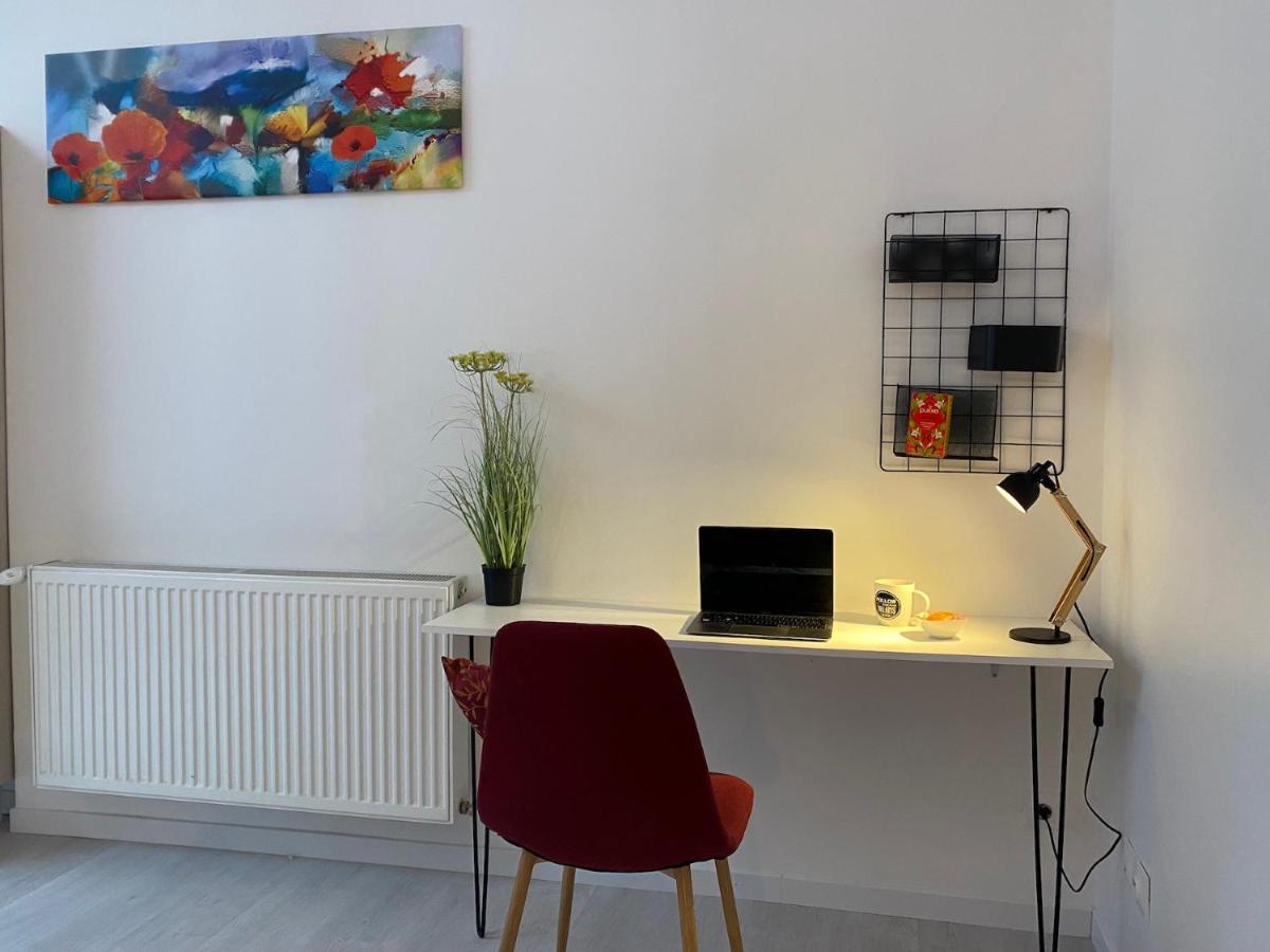 La Maison D'Angelique - Colocation Hoteliere A 150M Gare Tgv- Grande Cuisine Equipee & Salon - Fibre - Netflix Niort Exteriör bild